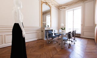 Beautiful Showroom in Opera - Image 4