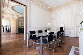 Beautiful Showroom in Opera - Image 5