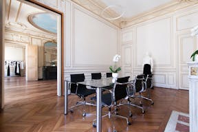 Beautiful Showroom in Opera - Image 5