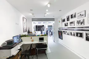 Versatile Gallery in Haut Marais - Image 1