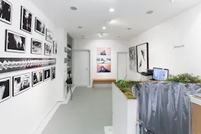Versatile Gallery in Haut Marais - Image 2