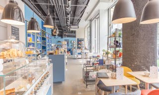 Colorful Pop-Up Shop in Les Halles - Image 2