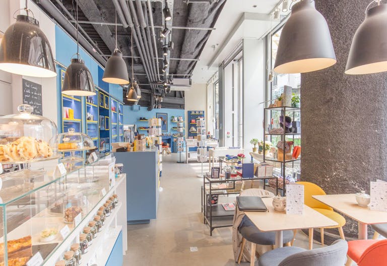 Colorful Pop-Up Shop in Les Halles - Image 2