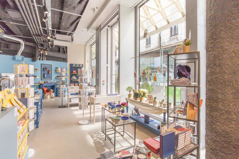 Colorful Pop-Up Shop in Les Halles - Image 3