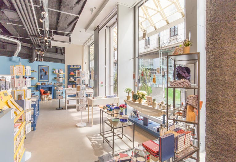 Colorful Pop-Up Shop in Les Halles - Image 3