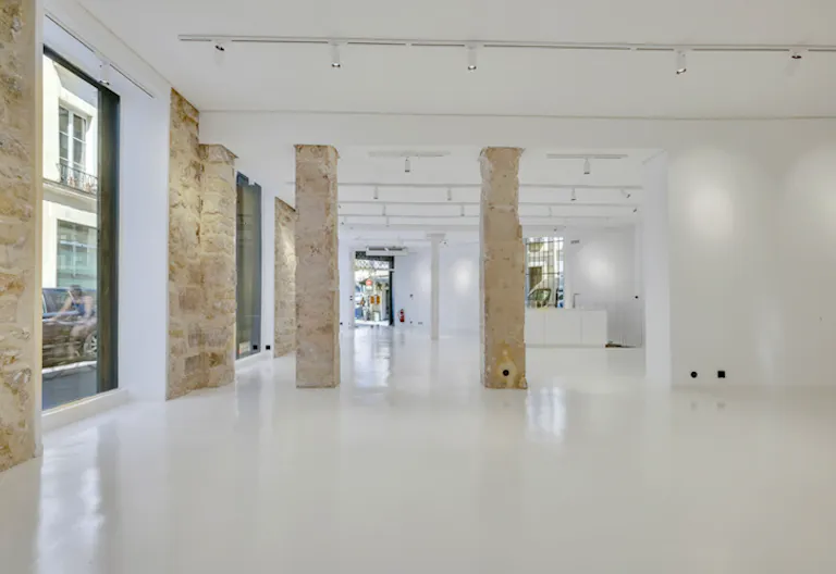 Beautiful space in Le Marais - Image 4