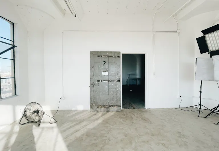 DTLA Studio with Abundant Light and Amazing View - Image 4