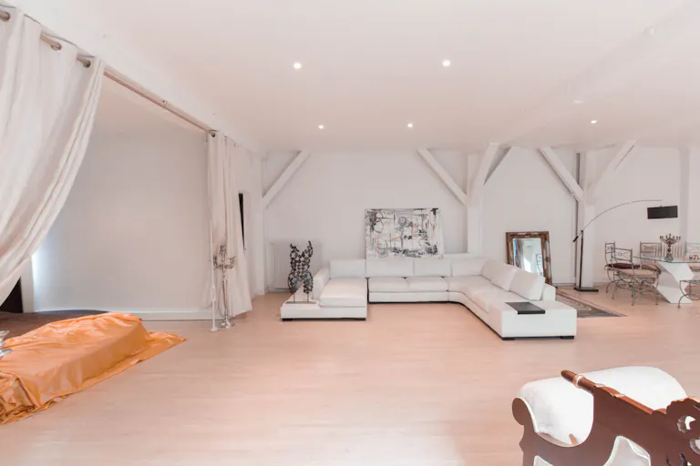 Apartment in Grands-Boulevards - Image 2