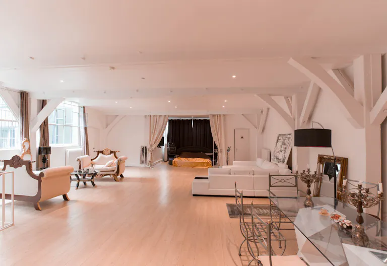 Apartment in Grands-Boulevards - Image 4