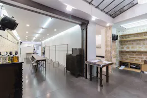 Modern Gallery in Le Marais - Image 1