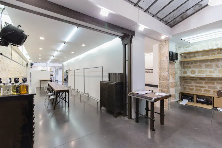 Modern Gallery in Le Marais - Image 1