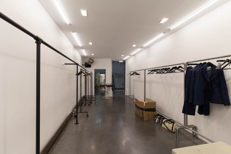 Modern Gallery in Le Marais - Image 2