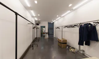 Modern Gallery in Le Marais - Image 2