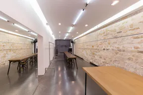 Modern Gallery in Le Marais - Image 3