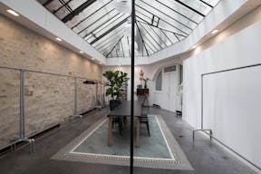 Modern Gallery in Le Marais - Image 4