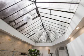 Modern Gallery in Le Marais - Image 5