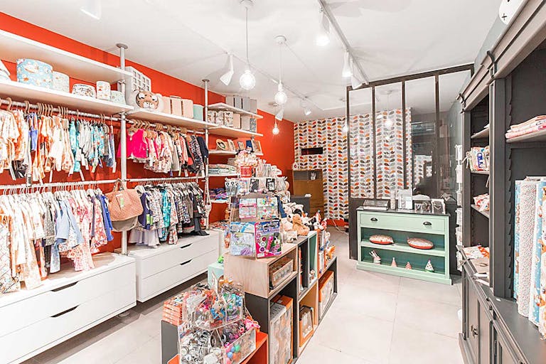 Pop-Up Boutique in Folie Méricourt - Image 1