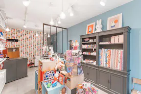 Pop-Up Boutique in Folie Méricourt - Image 2