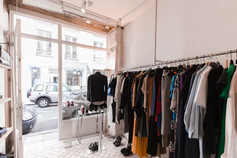 Compact Pop-Up Store in Le Marais - Image 0