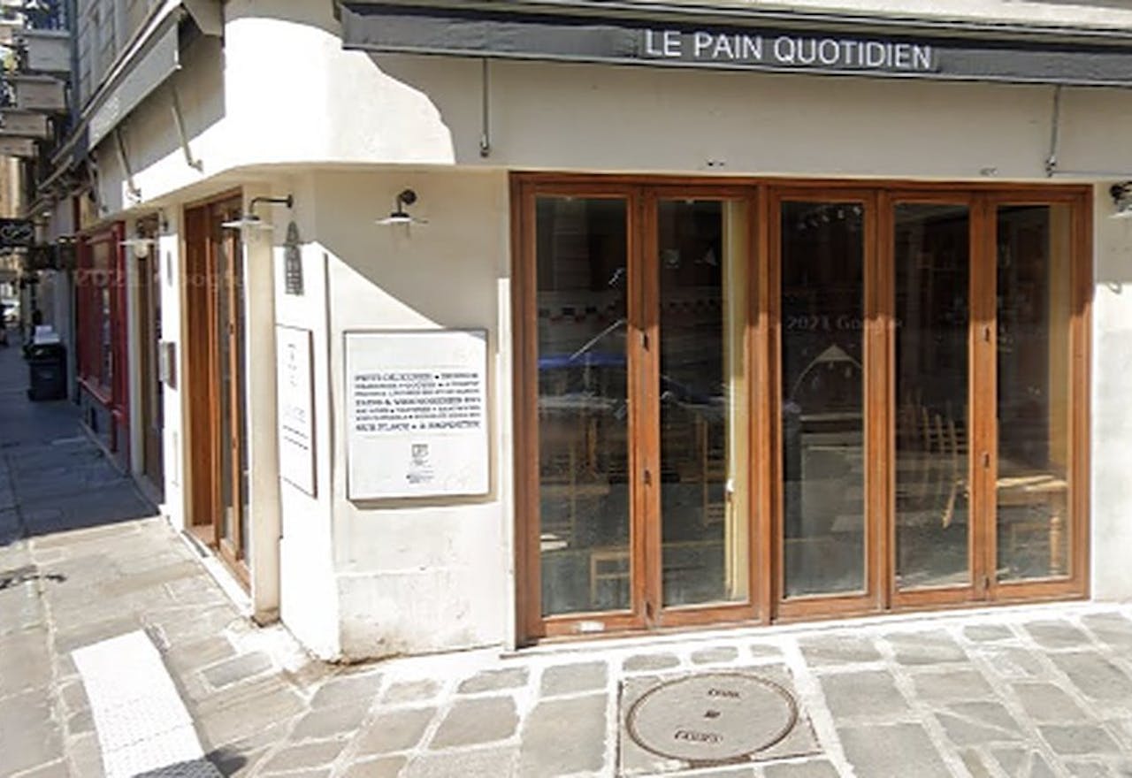 Corner Boutique - Bourse Area - Image 1