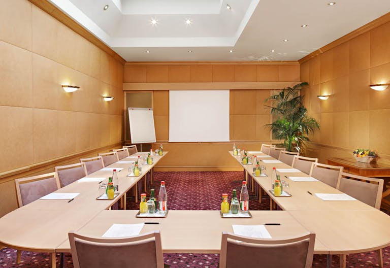 Event Space in Champs Élysées - Image 1