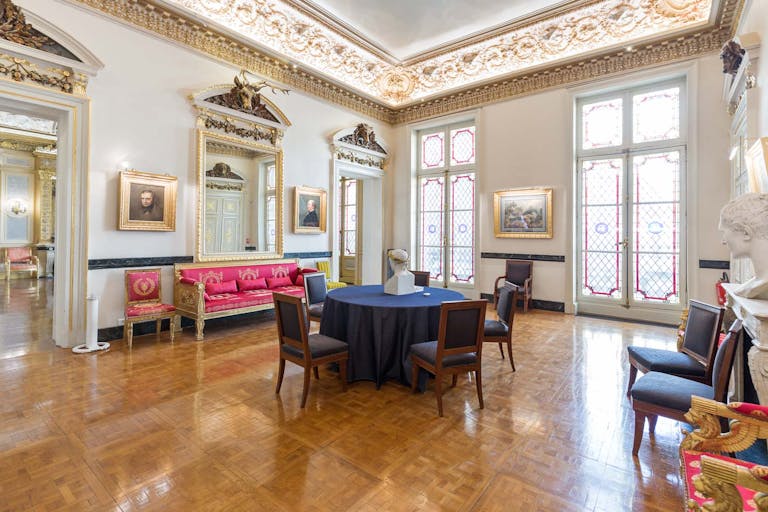 Venue Close to Place de la Bourse - Image 2