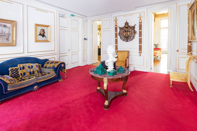 Venue Close to Place de la Bourse - Image 4