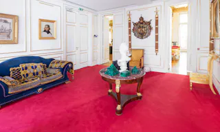 Venue Close to Place de la Bourse - Image 4