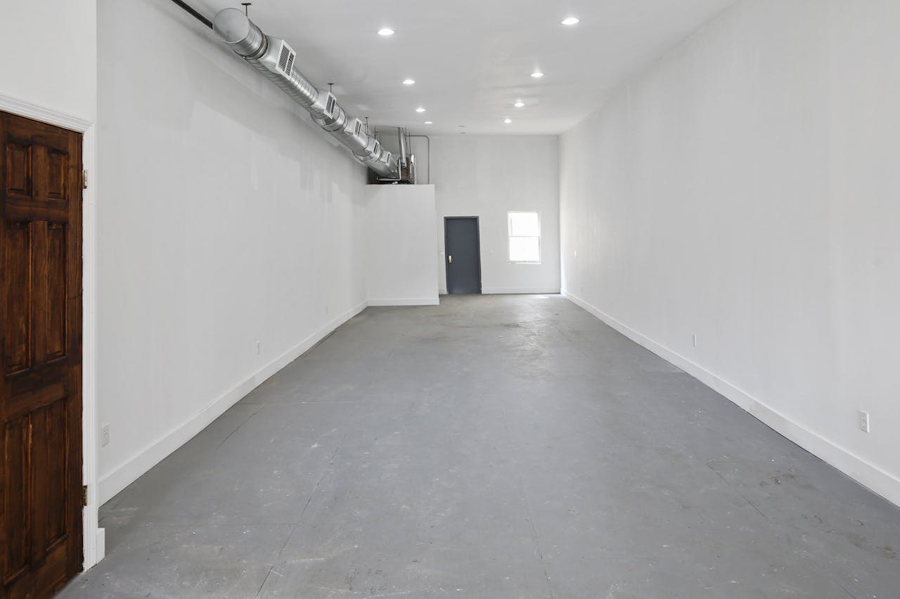 Bushwick White Box Showroom - Image 1