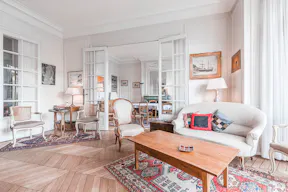 Classic Apartment in Breteuil - Image 1
