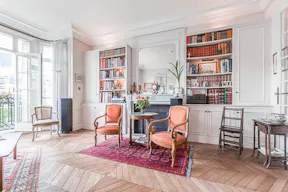 Classic Apartment in Breteuil - Image 2
