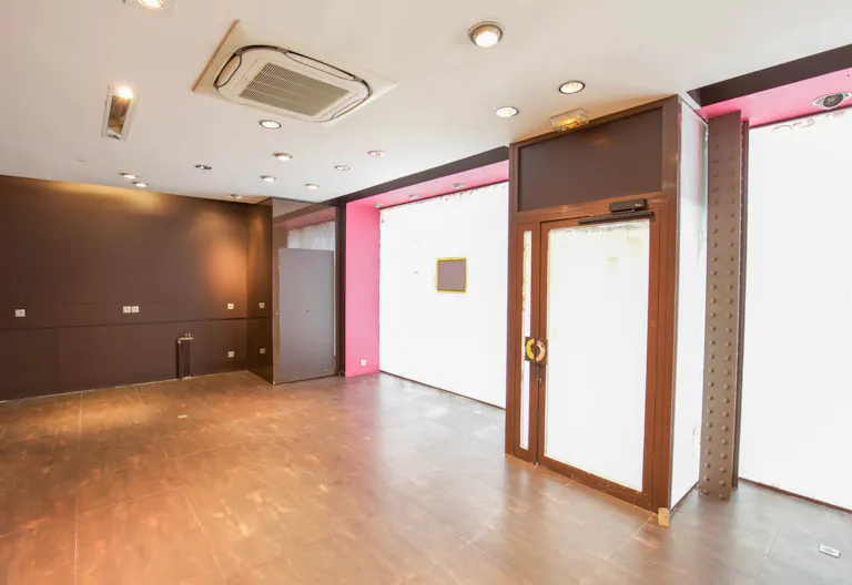 Saint Germain des Prés Boutique - Image 0