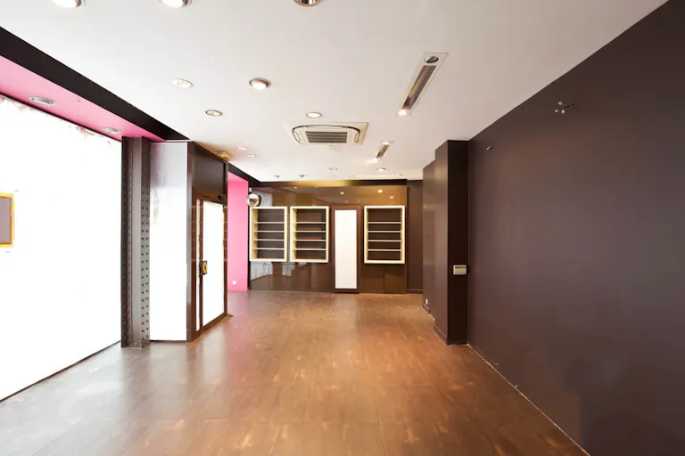 Saint Germain des Prés Boutique - Image 1