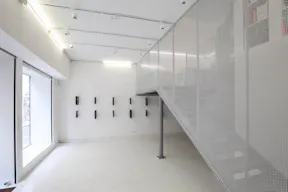 Modern Shop in Vibrant Sentier - Image 0
