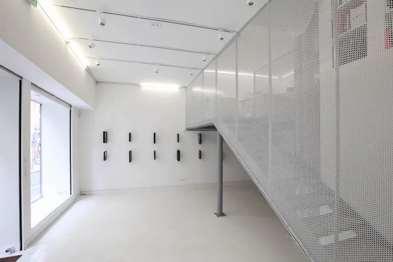 Modern Shop in Vibrant Sentier - Image 0