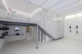 Modern Shop in Vibrant Sentier - Image 3