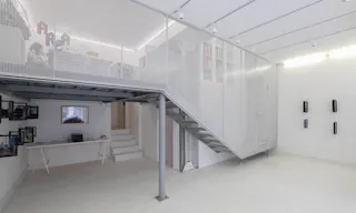 Modern Shop in Vibrant Sentier - Image 3