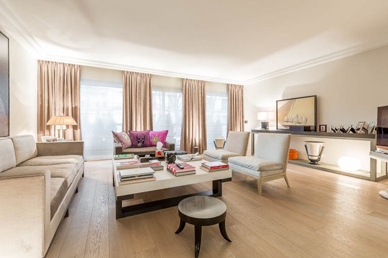 Apartment in the Golden Triangle - Image 1