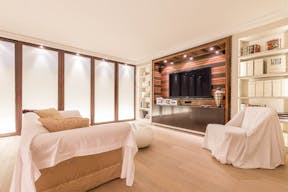 Apartment in the Golden Triangle - Image 2