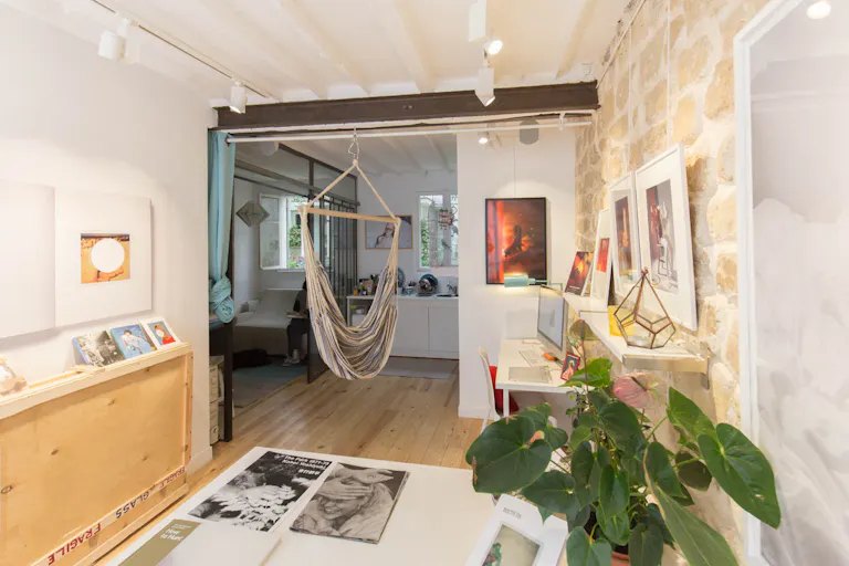 Rustic Gallery in Montmartre - Image 1