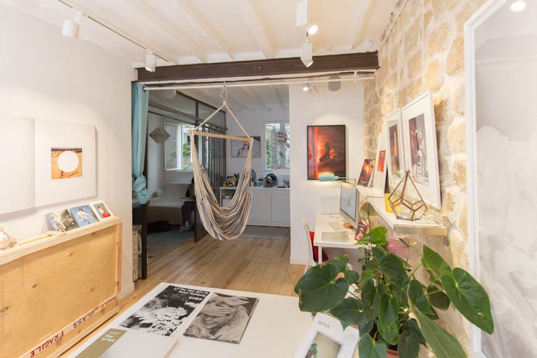 Rustic Gallery in Montmartre - Image 1