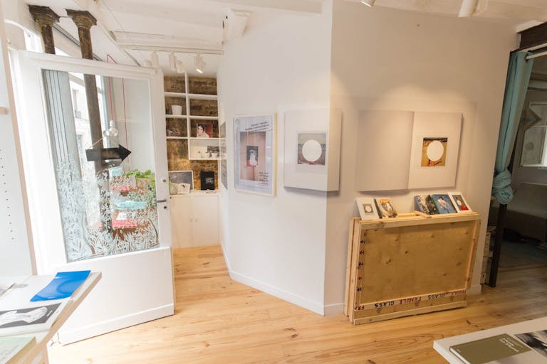 Rustic Gallery in Montmartre - Image 2