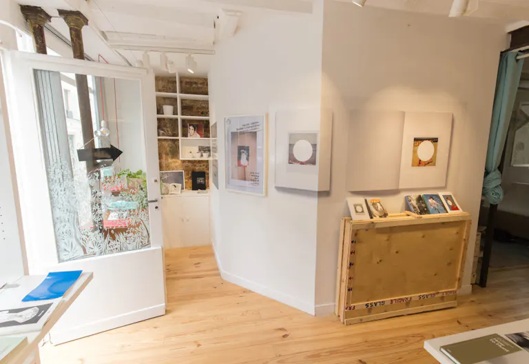 Rustic Gallery in Montmartre - Image 2
