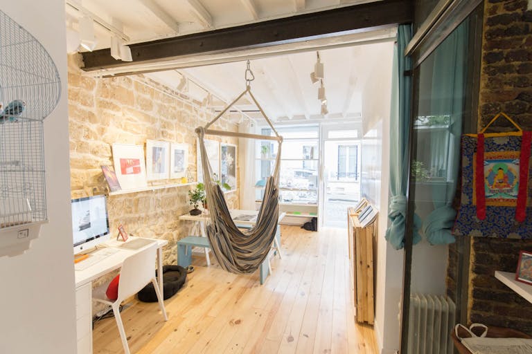 Rustic Gallery in Montmartre - Image 3