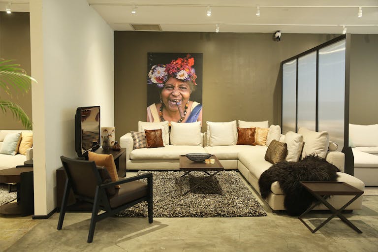 Spacious Chelsea Showroom - Image 1