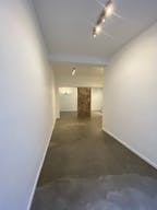 An atypical loft-style space near Montmartre - Image 11