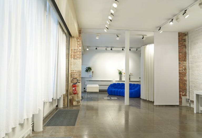 Le 6 Studio Showroom - Image 1
