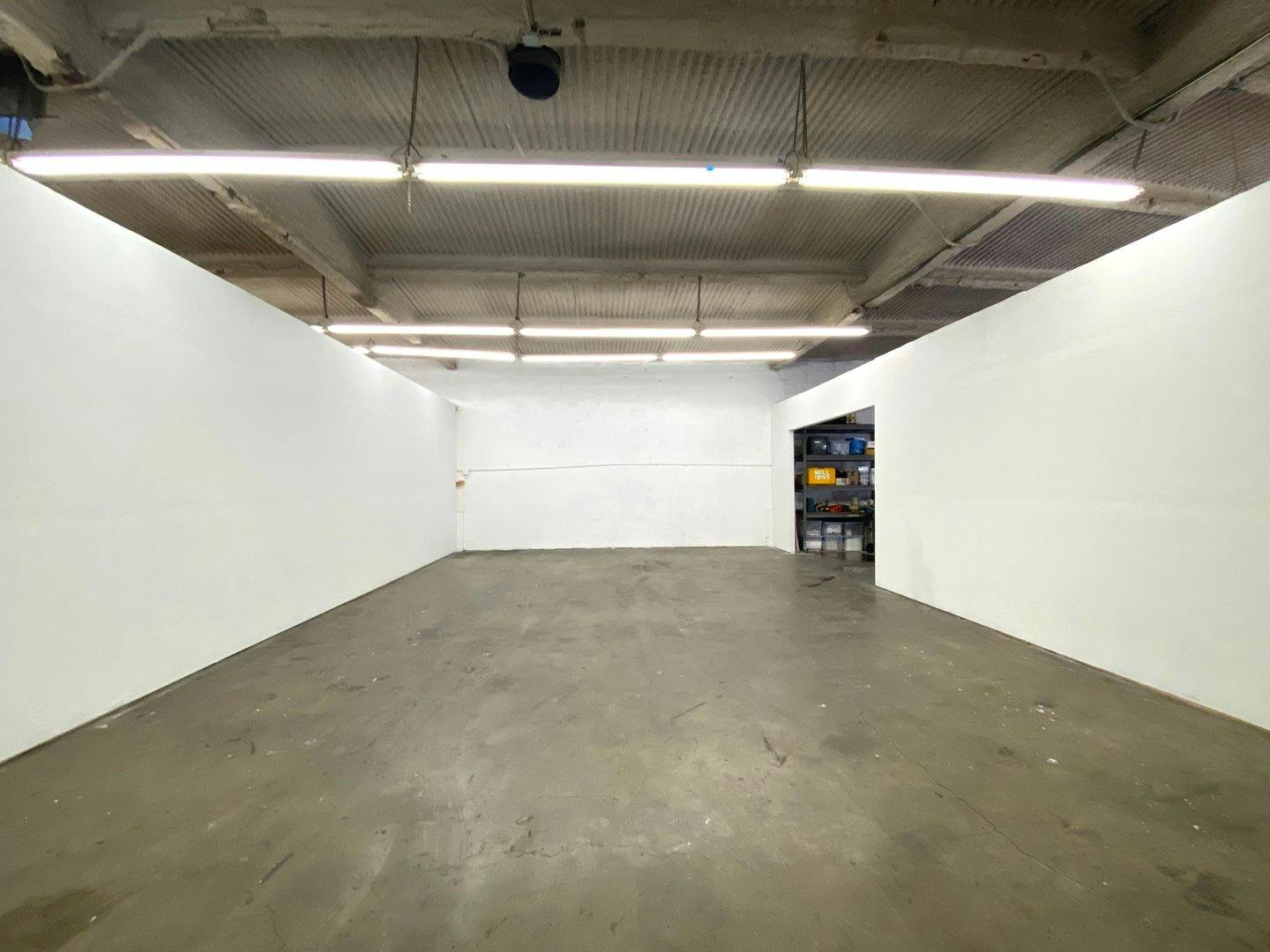 1,600 Square Foot Gallery and Photoshoot Space in Los Angeles