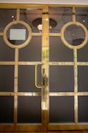 Elegant Retail Space at Historic Hotel Bristol - Image 11