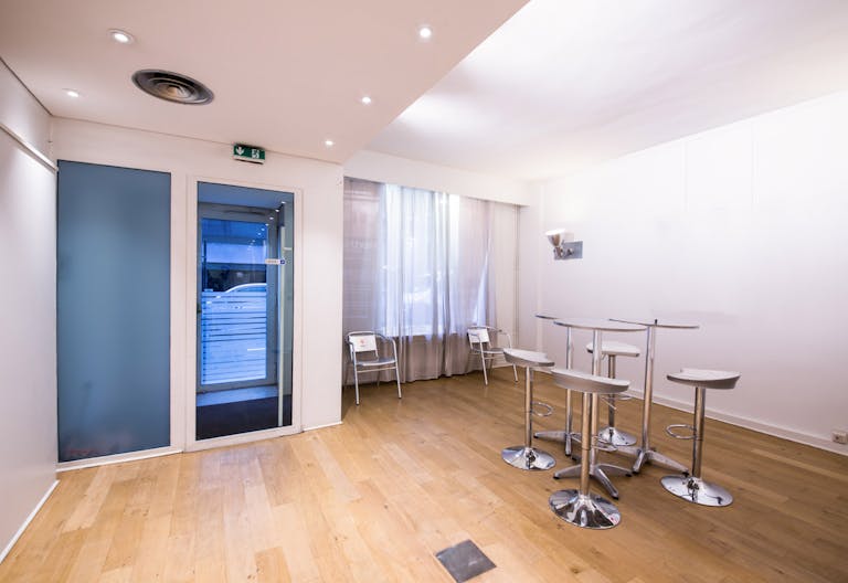 Fresh Pop-Up Store in Palais-Royal - Image 3